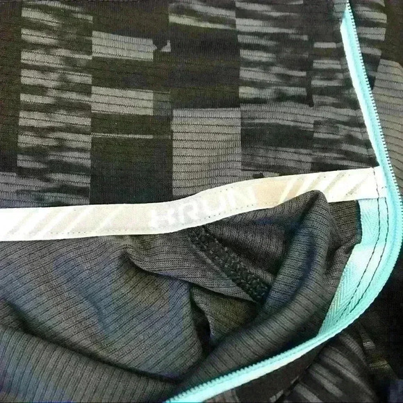 Under Armour Threadborne Run Fitted Half Zip Top Gray Black Color Block - Picture 7 of 7